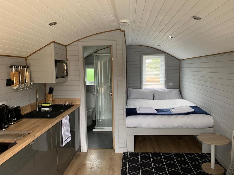 10 BEST Airbnbs In Fort William [For All Budgets!!]